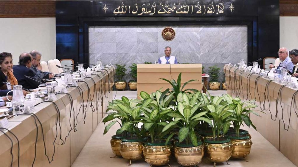 ভূমিকম্পের প্রস্তুতি নিয়ে জরুরি বৈঠকে প্রধান উপদেষ্টা