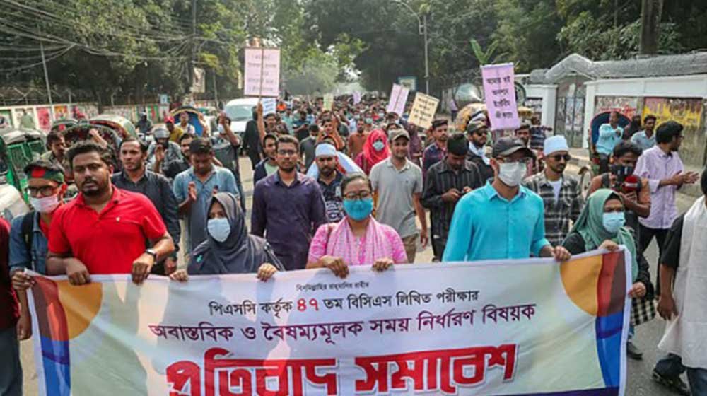 চট্টগ্রাম বন্দরের প্রবেশপথে স্কপের অবরোধ