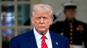 যুক্তরাষ্ট্রে অভিবাসীদের আশ্রয় সংক্রান্ত আবেদনের কার্যক্রম বন্ধ ঘোষণা