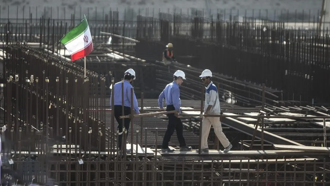 রাশিয়ার সঙ্গে একগুচ্ছ পারমাণবিক স্থাপনা বানাবে ইরান