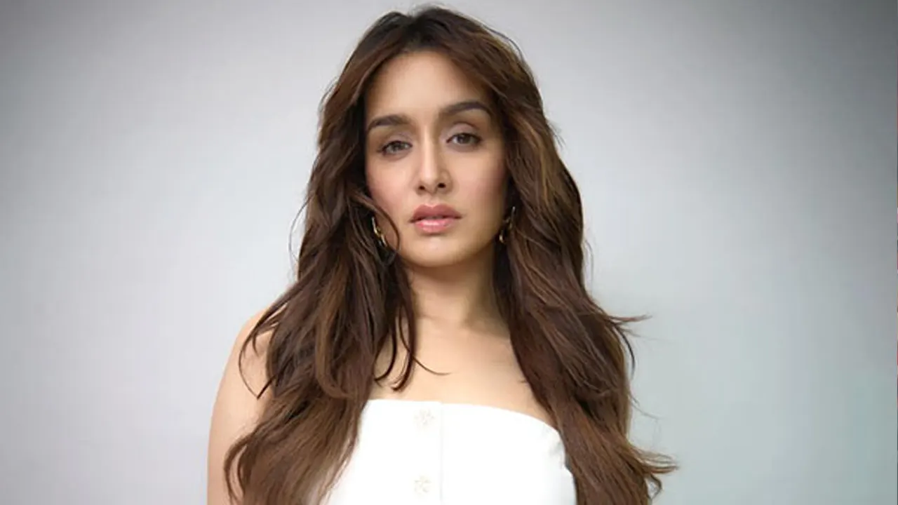 শুটিং সেটে গুরুতর আহত, প্রযোজকের কথা ভাবলেন শ্রদ্ধা