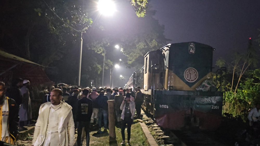 শ্রীপুরে ইঞ্জিন বিকল: ৩ ঘণ্টা পর ট্রেন চলাচল শুরু