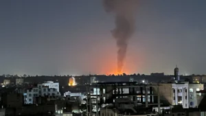 দক্ষিণ লেবাননে ইসরায়েলের ব্যাপক বোমা হামলা