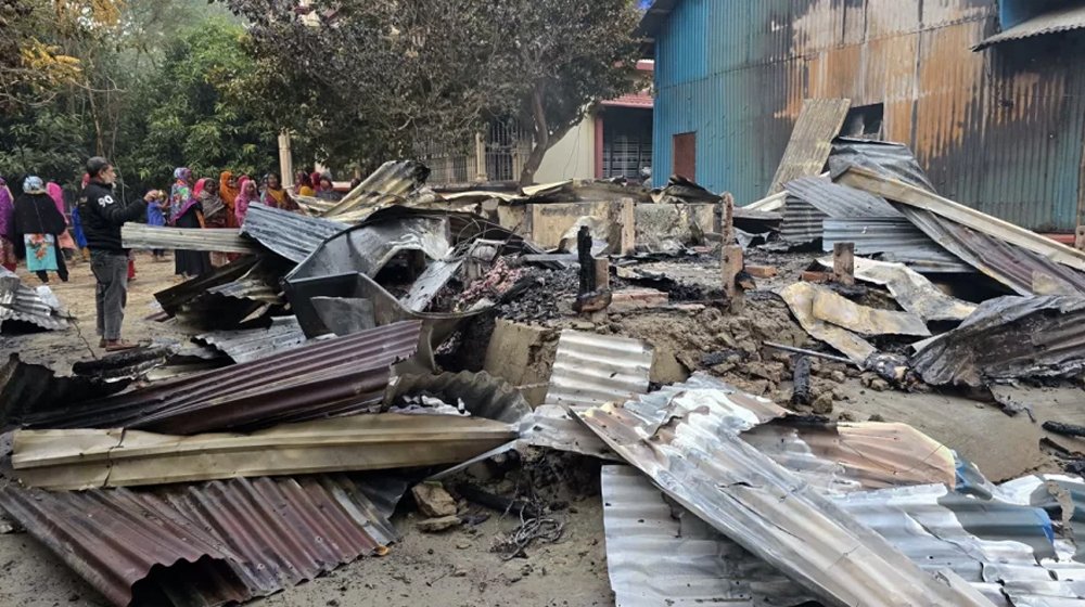 মাদারীপুরে আধিপত্য বিস্তারকে কেন্দ্র করে ১৩ বসতঘরে আগুন, আহত ৬