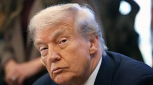 ফ্রান্সের প্রেসিডেন্ট ও নেটো মহাসচিবের বার্তার স্ক্রিনশট সামাজিক মাধ্যমে পোস্ট করেছেন ট্রাম্প