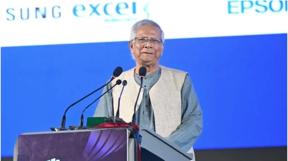 প্রযুক্তিগত অগ্রগতি বাড়িয়ে দ্রুত পরিবর্তনশীল বিশ্বের সঙ্গে তাল মেলাতে হবে: প্রধান উপদেষ্টা