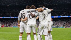 ভিনির গোলে শেষ ষোলোতে রিয়াল