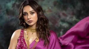 মিমি চক্রবর্তীর বিরুদ্ধে মানহানি ও চুক্তিভঙ্গের মামলা