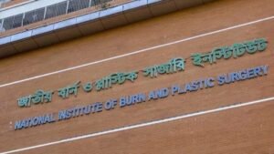 রাজধানীতে গ্যাস লিকেজ থেকে বিস্ফোরণ, নারী-শিশুসহ দগ্ধ ১০