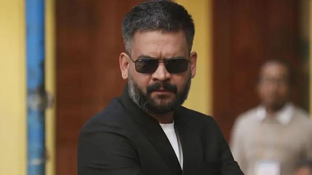 নেপালে বিপুল বিজয়ের পথে বালেন্দ্র শাহ