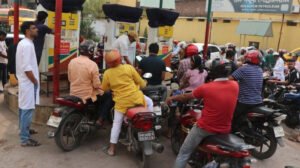 রাইড শেয়ারিং বাইকে দিনে ৫ লিটার তেল দেওয়ার নির্দেশ