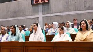 সংসদের দর্শকসারিতে ড. ইউনূস-জুবাইদা-জাইমা