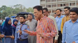 শিক্ষার্থীদের রাস্তায় দাঁড় করিয়ে শুভেচ্ছা জানানো সম্পূর্ণ নিষিদ্ধ: শিক্ষামন্ত্রী