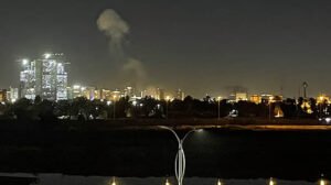 বাগদাদে মার্কিন দূতাবাসে ড্রোন-রকেট হামলা, উত্তেজনা চরমে