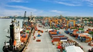 মার্চের ২২ দিনে চট্টগ্রাম বন্দরে ২৫ জাহাজ জ্বালানি খালাস, দেশের পথে আরও ২