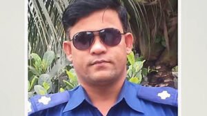 মাদকসেবীকে আটকের সময় ঢলে পড়লেন এএসআই, হাসপাতালে মৃত্যু