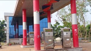 নড়াইলের সব পাম্প বন্ধ ঘোষণা