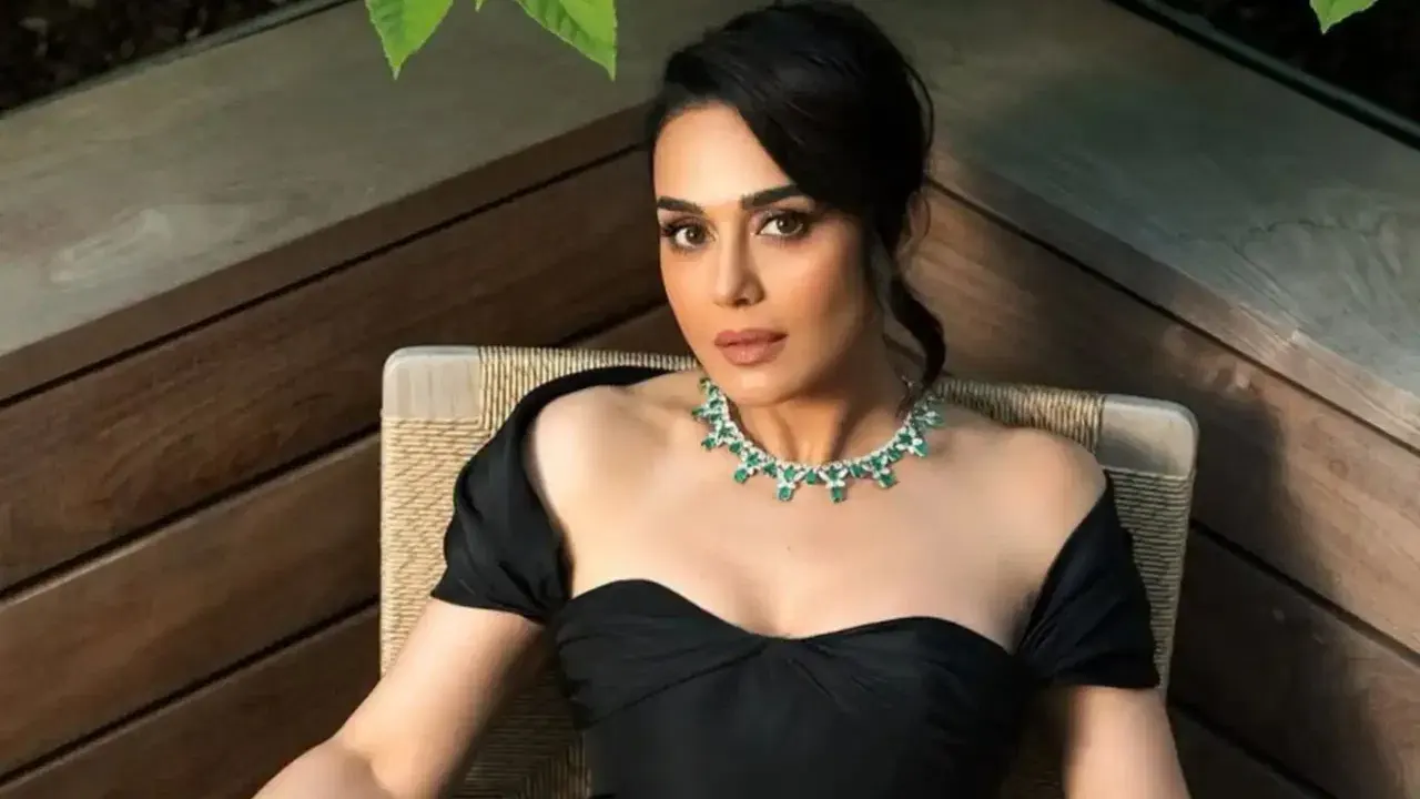 বিলাস বহুল বাড়ি বিক্রি করলেন প্রীতি জিনতা