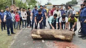 জ্বালানি তেল না পেয়ে ঘণ্টাব্যাপী ঢাকা-খুলনা মহাসড়ক অবরোধ