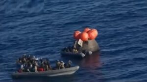 চন্দ্রাভিযান শেষে পৃথিবীতে ফিরলেন ৪ নভোচারী