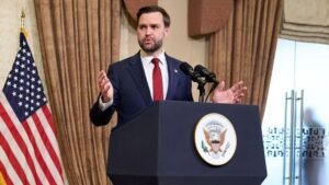 হরমুজে জাহাজ চলাচল বন্ধ করে ইরান ‘অর্থনৈতিক সন্ত্রাসবাদ’ চালাচ্ছে: জেডি ভ্যান্স