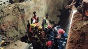 চট্টগ্রামে স্যুয়ারেজ প্রকল্পে মাটি চাপায় ২ শ্রমিক নিহত