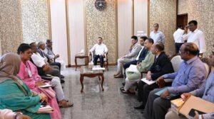 প্রধানমন্ত্রীর সঙ্গে অধ্যাপক আবদুল্লাহ আবু সায়ীদের বৈঠক