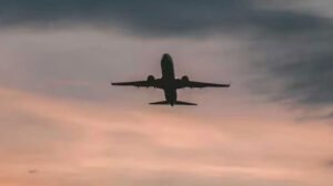 ৩০ হাজার ফুট উচ্চতায় পাইলটের ‘হার্ট অ্যাটাক’