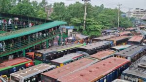 চন্দ্রায় ১৫ কিলোমিটার যানজট, অতিরিক্ত ভাড়ায় ক্ষোভ