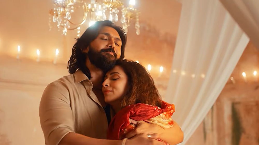 প্রকাশ পেল শুভ-মিমের রোম্যান্স পরিপূর্ণ গান ‘দিলাম তোমায় কথা’