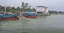 দৌলতদিয়া ঘাটে নিয়ন্ত্রণ হারিয়ে আবারও বাস পড়ল নদীতে