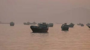 যুদ্ধ অবসানের চুক্তি হলে খুলে দেওয়া হবে হরমুজ প্রণালি: ইরান