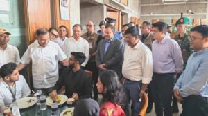 সংসদে আসা শিক্ষার্থীদের নিয়ে প্রধানমন্ত্রীর মধ্যাহ্নভোজ