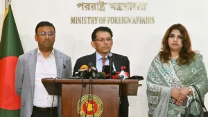 ২ দায়িত্ব একসঙ্গে পালনের নজির আছে, জানালেন পররাষ্ট্রমন্ত্রী