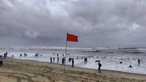 বঙ্গোপসাগরে লঘুচাপ, ৪ বন্দরে ৩ নম্বর সতর্কতা