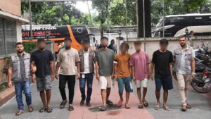 অনলাইনের জুয়ার টাকায় তাদের বিলাসী জীবন