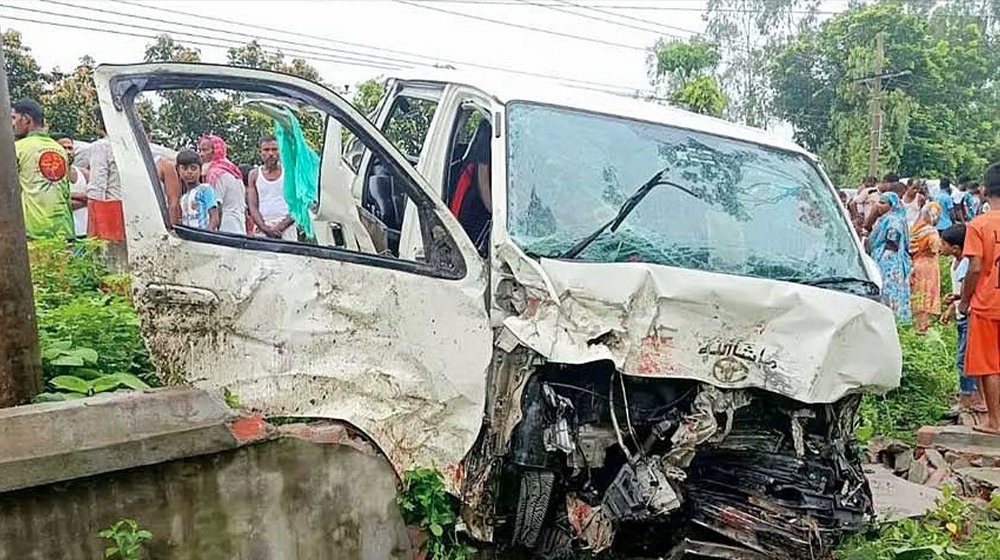কনে নিয়ে ফেরার পথে মাইক্রোবাস খাদে, শিশুসহ নিহত ২