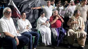 কলকাতায় মমতার ‘শহীদ দিবস’ মঞ্চে ভাঙচুর