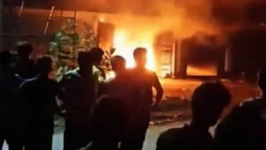 চাঁপাইনবাবগঞ্জে টিসিবির গুদাম আগুন, নেভাতে গিয়ে ভ্যানচালকের মৃত্যু