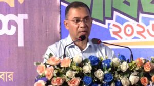 রাজনীতি যেন নিজেদের পেশাগত দায়িত্ব পালনে বিঘ্ন না ঘটায়: প্রধানমন্ত্রী