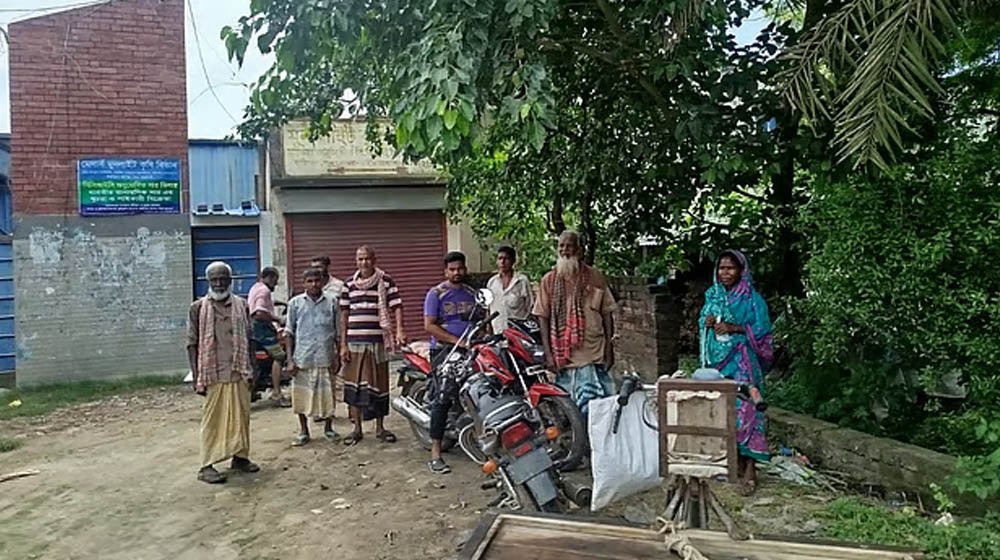 রাজশাহীতে সারের জন্য হয়রানি, বদলি ডিডি