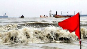 চার সমুদ্রবন্দরে তিন নম্বর সতর্ক সংকেত