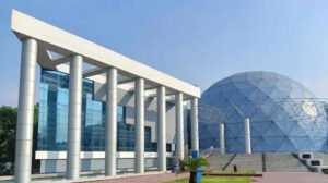 নভোথিয়েটারের সাবেক ডিজি আরশাদ উল্লাহ ও তার স্ত্রীর দেশত্যাগে নিষেধাজ্ঞা