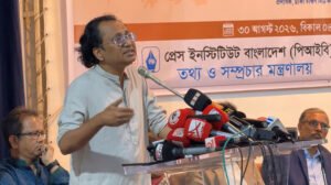 ‘পাত্তা দেওয়ার দরকার নাই’, মত প্রকাশে সরকার ‘উদার’: তথ্য উপদেষ্টা
