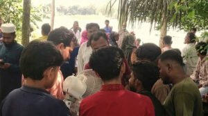 পাবনায় ডোবায় গোসলে নেমে তিন শিশুর মৃত্যু