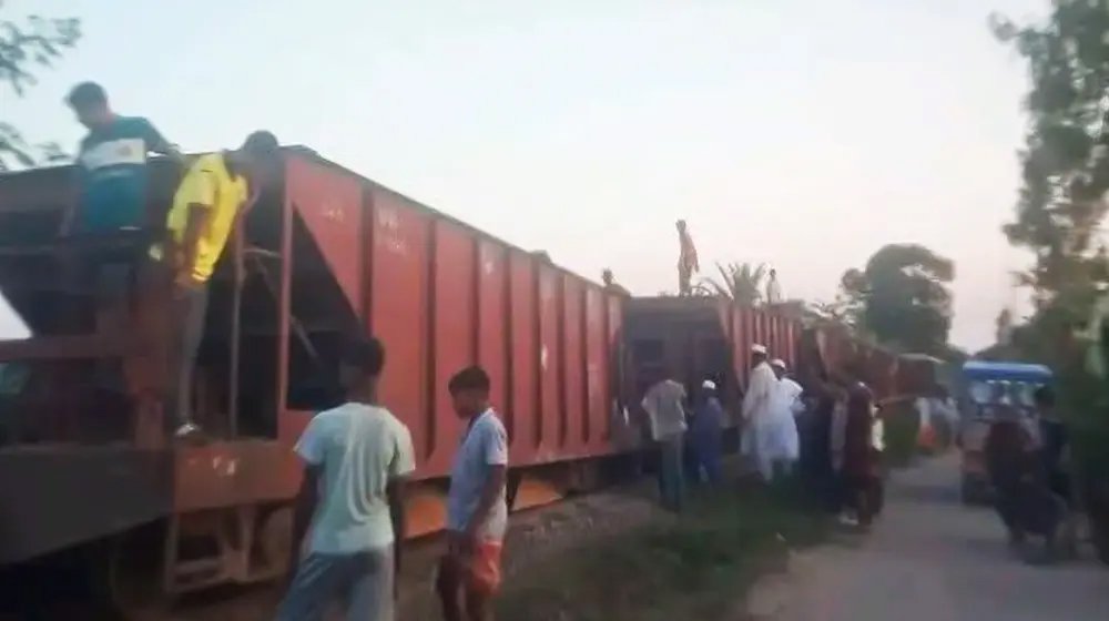 গফরগাঁওয়ে মালবাহী ট্রেনের বগি লাইনচ্যুত, ঢাকা-ময়মনসিংহ রেল চলাচল বন্ধ
