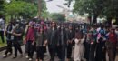 নবম দিনেও চুয়েটে শাটডাউন, চোখে কালো কাপড় বেঁধে শিক্ষার্থীদের ‘অন্ধ’ মিছিল