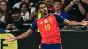 মাঝে মাঝে প্রতিপক্ষের কাছ থেকে বল চুরি করি: ইয়ামাল