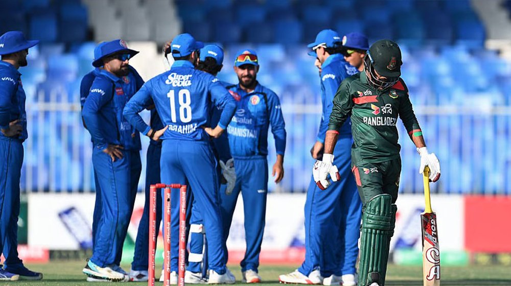 বিব্রতকর বিদায় বাংলাদেশের