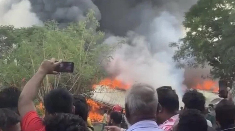 গাজীপুরে কারখানার গোডাউনে ভয়াবহ আগুন, নিয়ন্ত্রণে ৮ ইউনিট